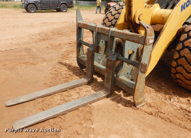 image for item DG8682 2004 Komatsu WA250-5  wheel loader