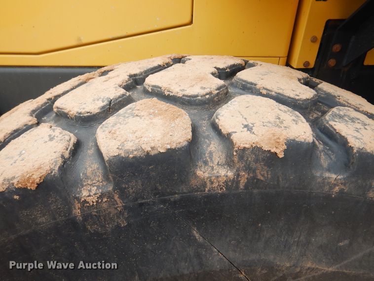 image for item DG8682 2004 Komatsu WA250-5  wheel loader