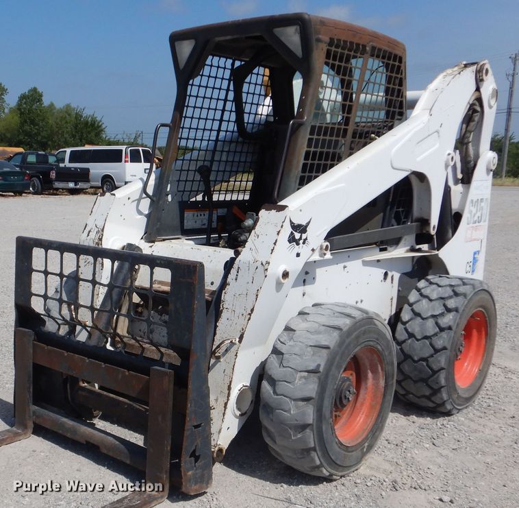 image for item DG8726 Bobcat S250  skid steer loader