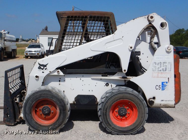 image for item DG8726 Bobcat S250  skid steer loader