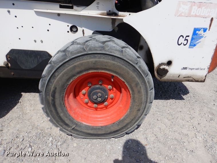 image for item DG8726 Bobcat S250  skid steer loader