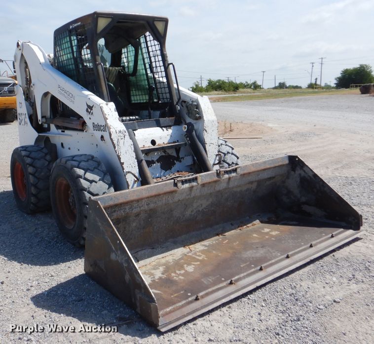 image for item DG8727 2005 Bobcat S250  skid steer loader