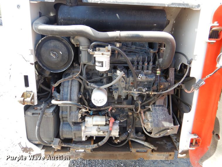 image for item DG8727 2005 Bobcat S250  skid steer loader