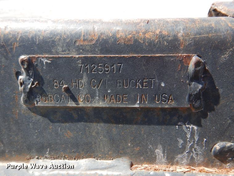 image for item DG8727 2005 Bobcat S250  skid steer loader