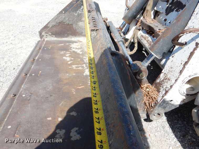 image for item DG8727 2005 Bobcat S250  skid steer loader