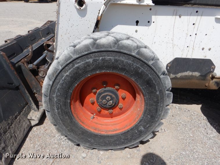 image for item DG8727 2005 Bobcat S250  skid steer loader