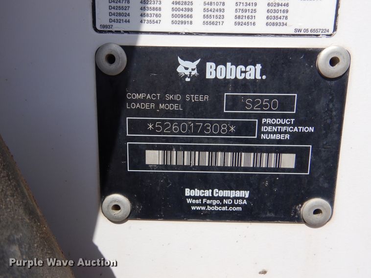 image for item DG8727 2005 Bobcat S250  skid steer loader