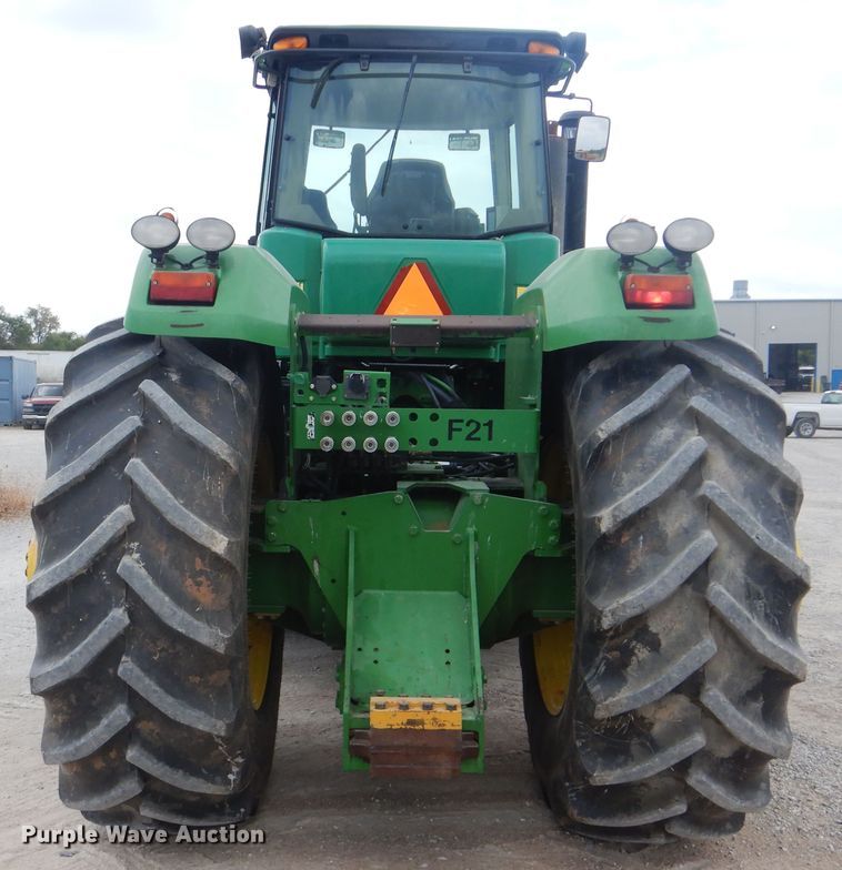 image for item DG8728 2009 John Deere 9530  Scraper Special 4WD tractor