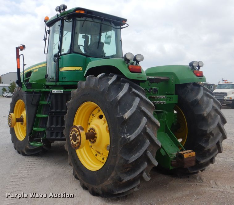 image for item DG8728 2009 John Deere 9530  Scraper Special 4WD tractor