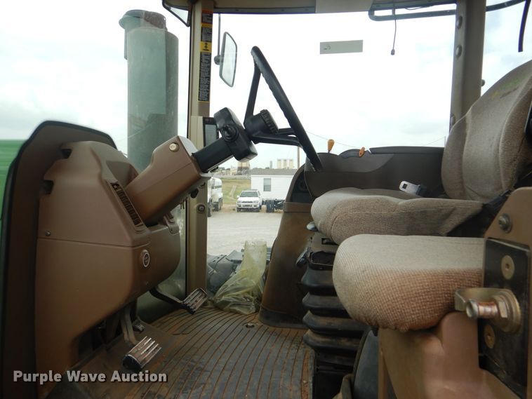 image for item DG8728 2009 John Deere 9530  Scraper Special 4WD tractor