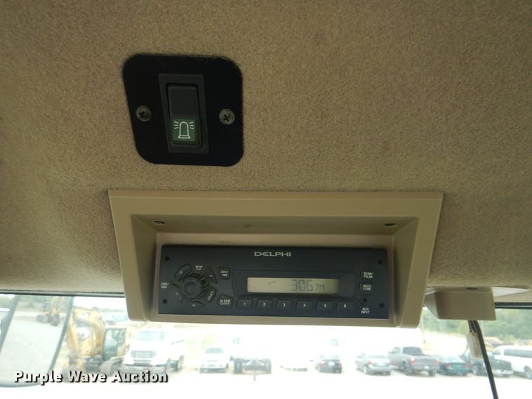 image for item DG8728 2009 John Deere 9530  Scraper Special 4WD tractor