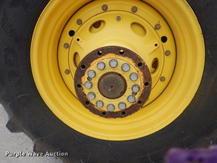 image for item DG8728 2009 John Deere 9530  Scraper Special 4WD tractor