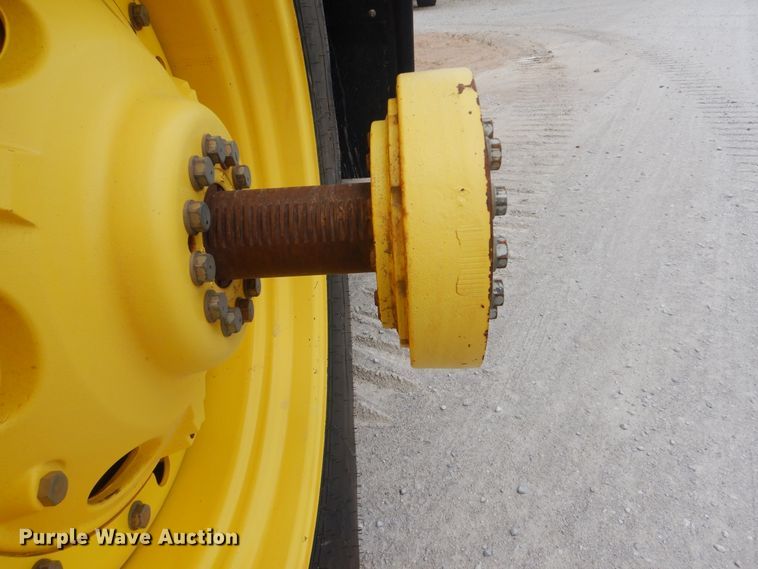 image for item DG8728 2009 John Deere 9530  Scraper Special 4WD tractor