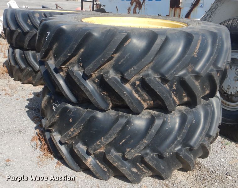 image for item DG8728 2009 John Deere 9530  Scraper Special 4WD tractor