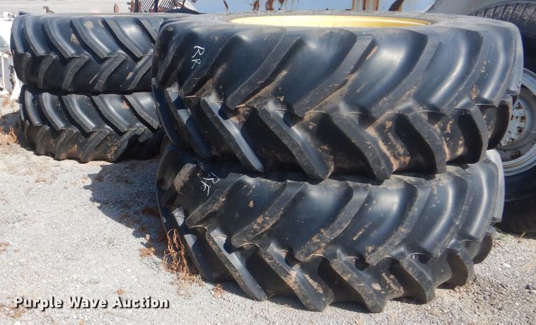 image for item DG8728 2009 John Deere 9530  Scraper Special 4WD tractor