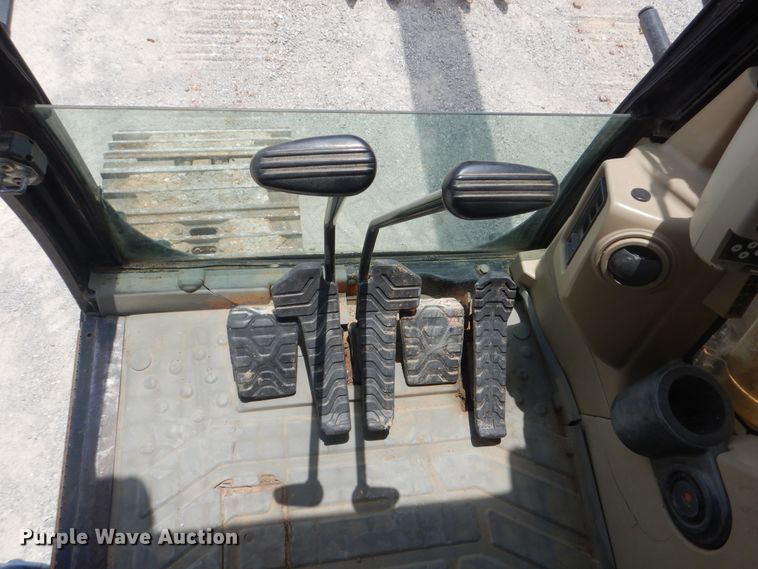 image for item DG8730 2005 Caterpillar 320CL  excavator