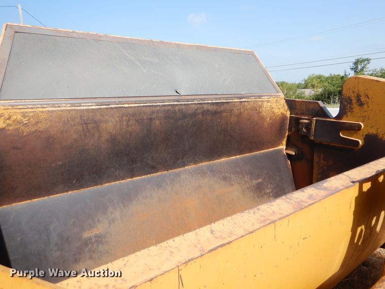 image for item DG8732 2004 Eject Systems SC-17-U-Brakes scraper