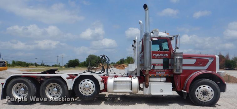 image for item DG8735 2008 Peterbilt 388  semi truck