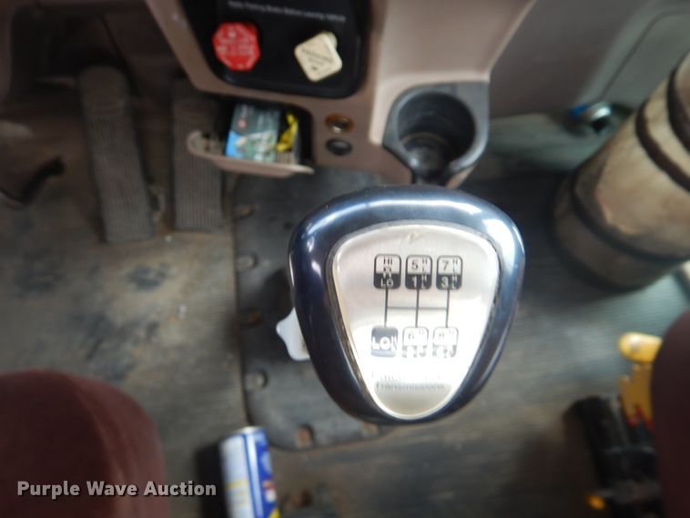 image for item DG8735 2008 Peterbilt 388  semi truck