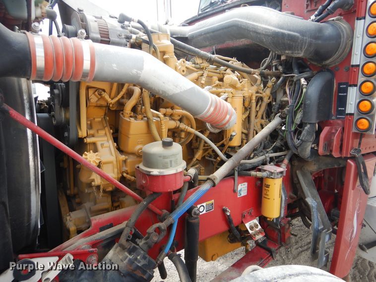 image for item DG8735 2008 Peterbilt 388  semi truck