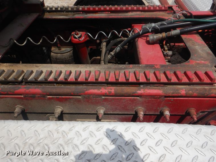 image for item DG8735 2008 Peterbilt 388  semi truck