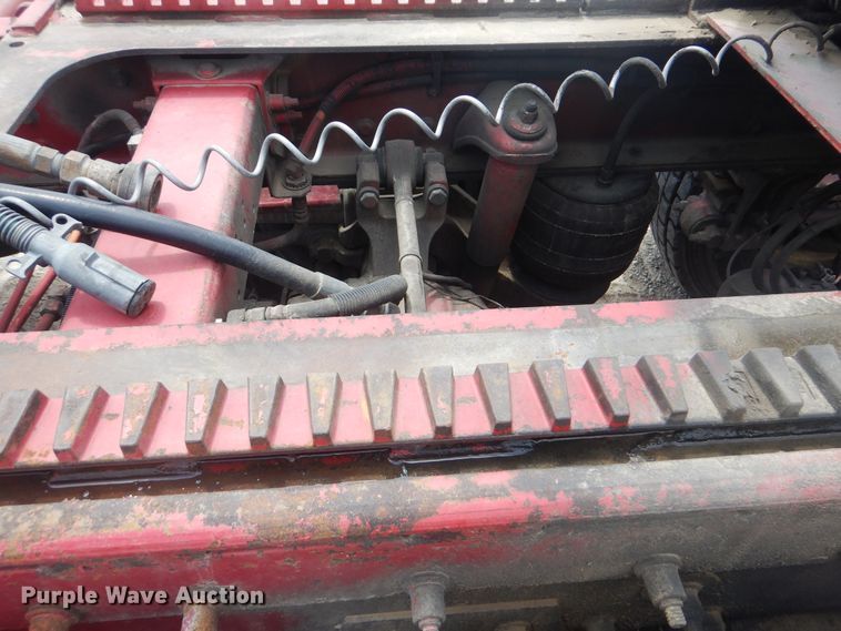 image for item DG8735 2008 Peterbilt 388  semi truck