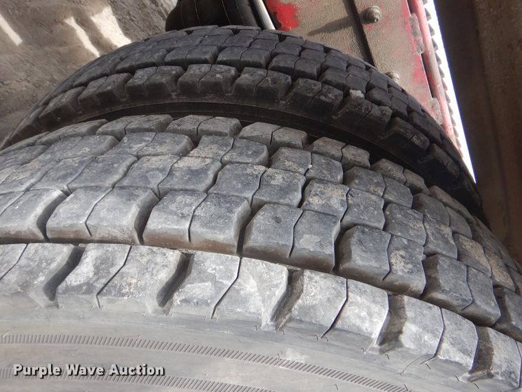 image for item DG8735 2008 Peterbilt 388  semi truck