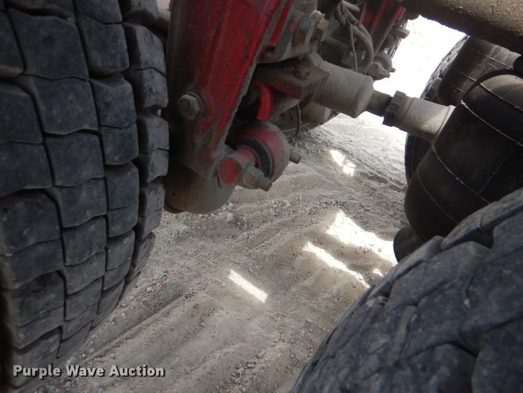 image for item DG8735 2008 Peterbilt 388  semi truck