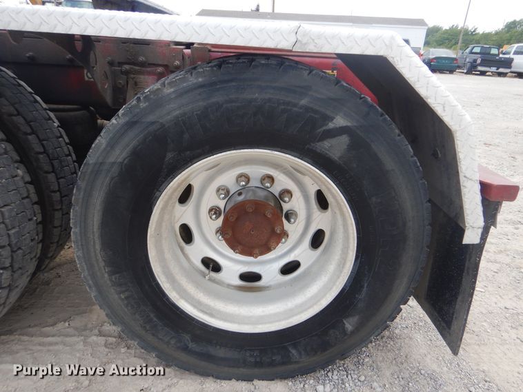 image for item DG8735 2008 Peterbilt 388  semi truck