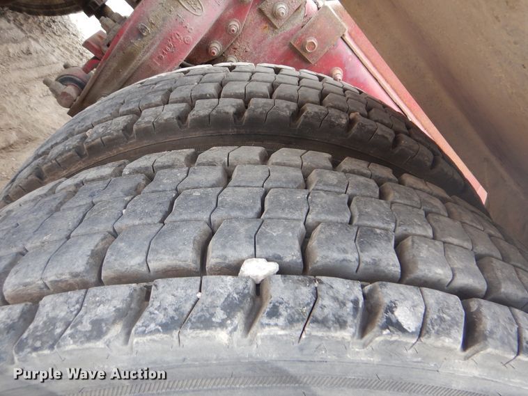 image for item DG8735 2008 Peterbilt 388  semi truck