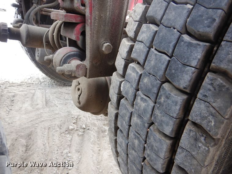 image for item DG8735 2008 Peterbilt 388  semi truck