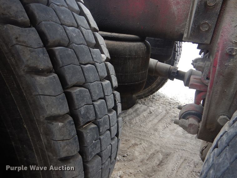 image for item DG8735 2008 Peterbilt 388  semi truck