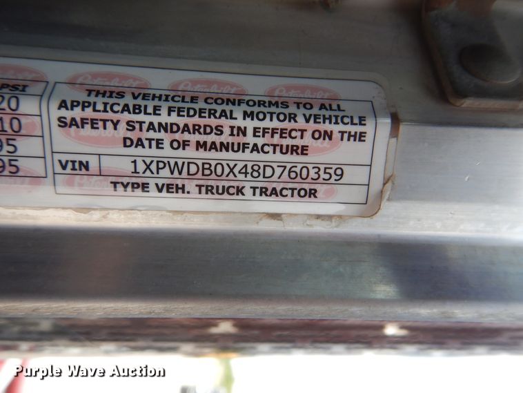 image for item DG8735 2008 Peterbilt 388  semi truck