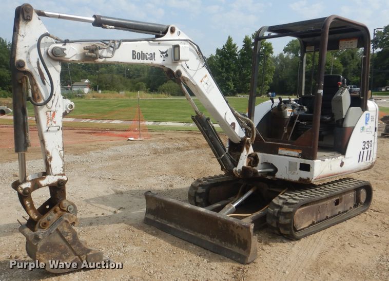 image for item DG8737 2002 Bobcat 331D  mini excavator