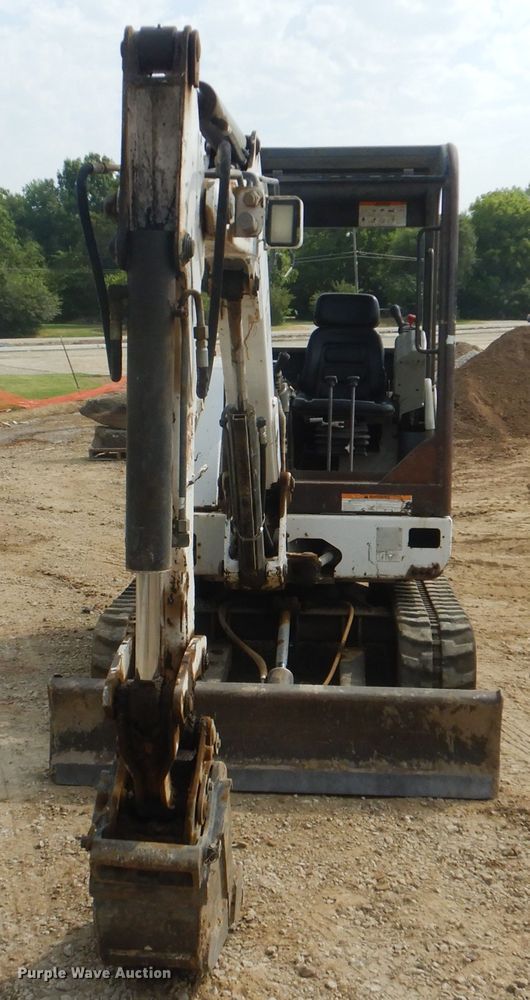 image for item DG8737 2002 Bobcat 331D  mini excavator