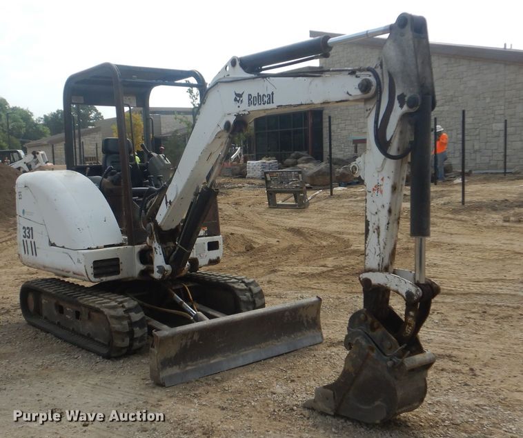 image for item DG8737 2002 Bobcat 331D  mini excavator