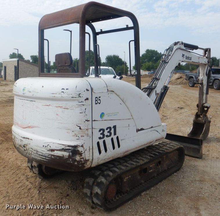 image for item DG8737 2002 Bobcat 331D  mini excavator
