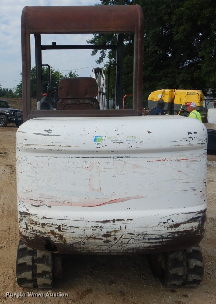 image for item DG8737 2002 Bobcat 331D  mini excavator