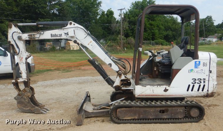 image for item DG8737 2002 Bobcat 331D  mini excavator