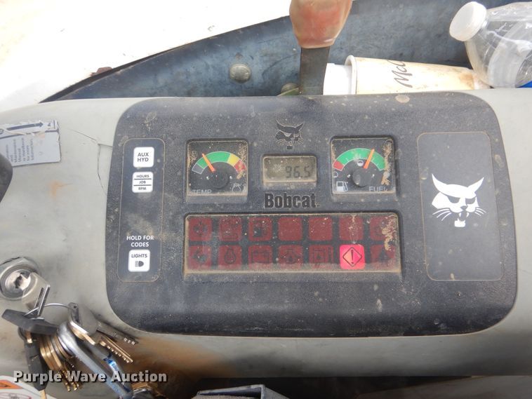 image for item DG8737 2002 Bobcat 331D  mini excavator