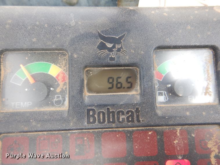 image for item DG8737 2002 Bobcat 331D  mini excavator