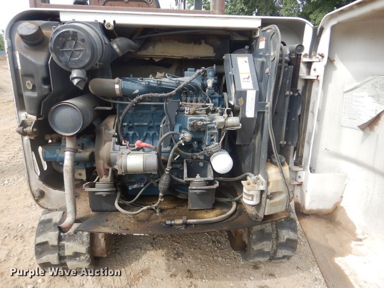 image for item DG8737 2002 Bobcat 331D  mini excavator