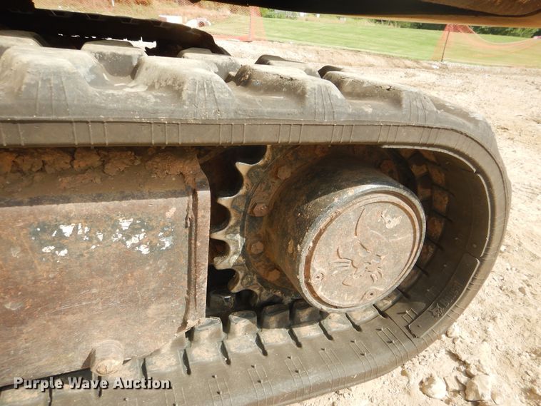 image for item DG8737 2002 Bobcat 331D  mini excavator