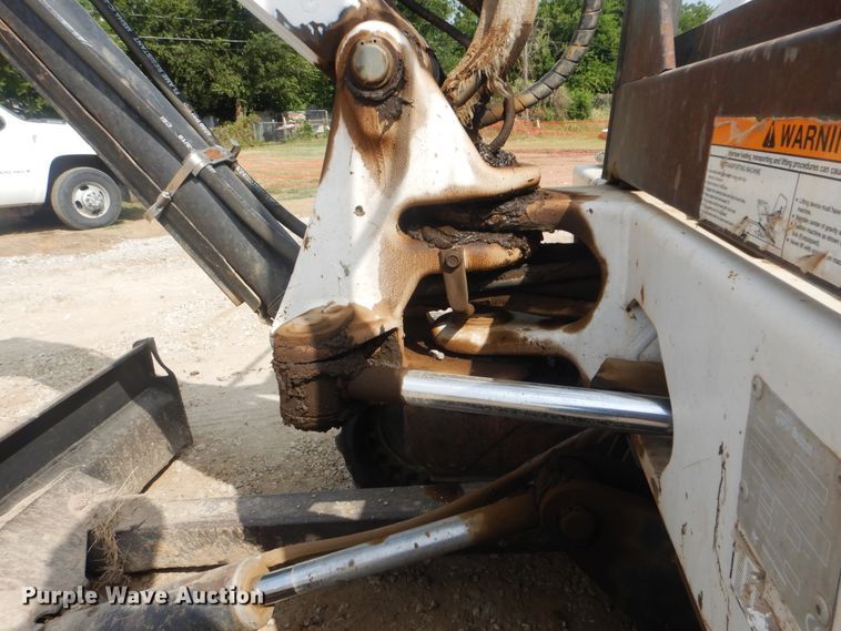 image for item DG8737 2002 Bobcat 331D  mini excavator