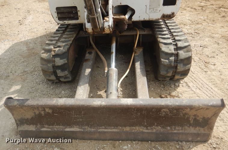 image for item DG8737 2002 Bobcat 331D  mini excavator