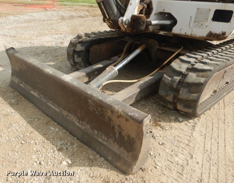 image for item DG8737 2002 Bobcat 331D  mini excavator