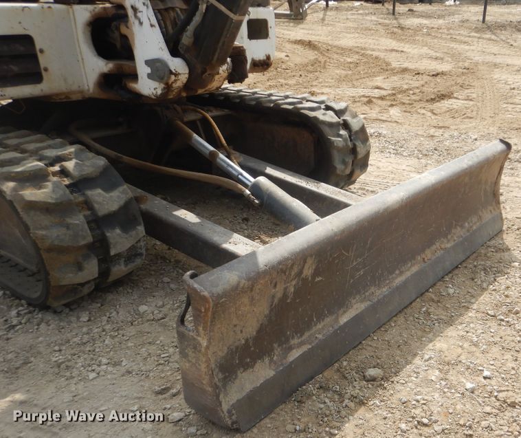 image for item DG8737 2002 Bobcat 331D  mini excavator