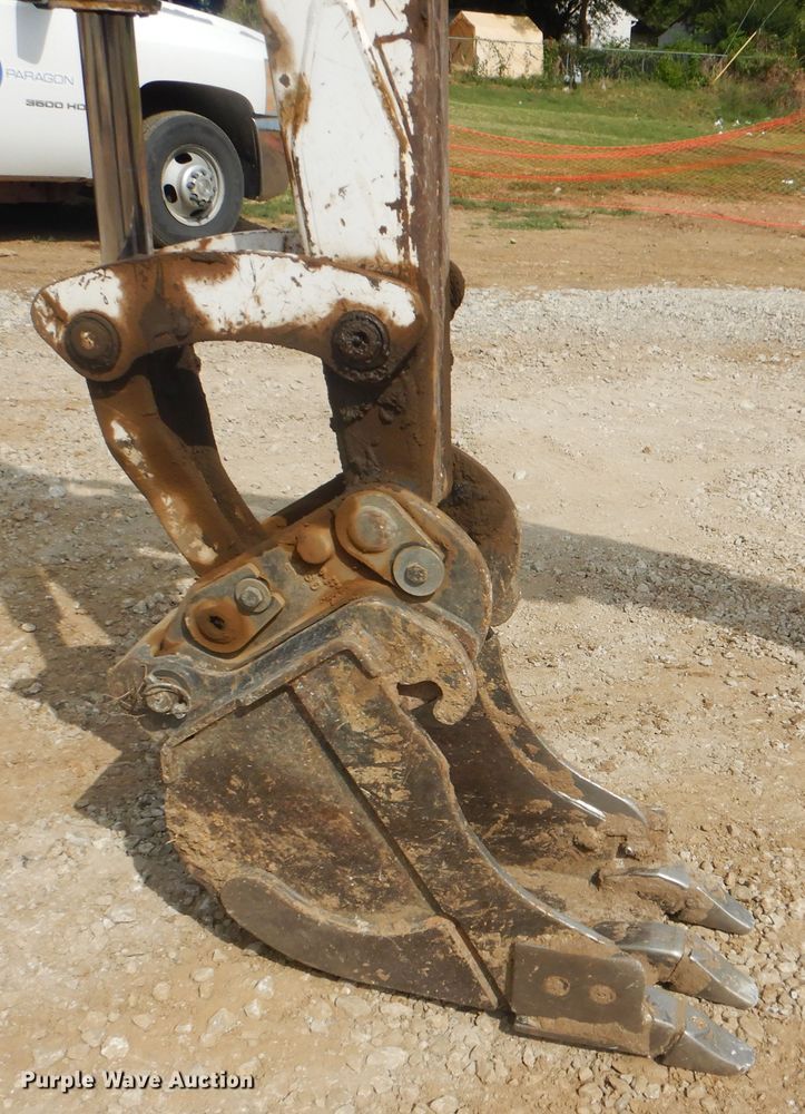image for item DG8737 2002 Bobcat 331D  mini excavator