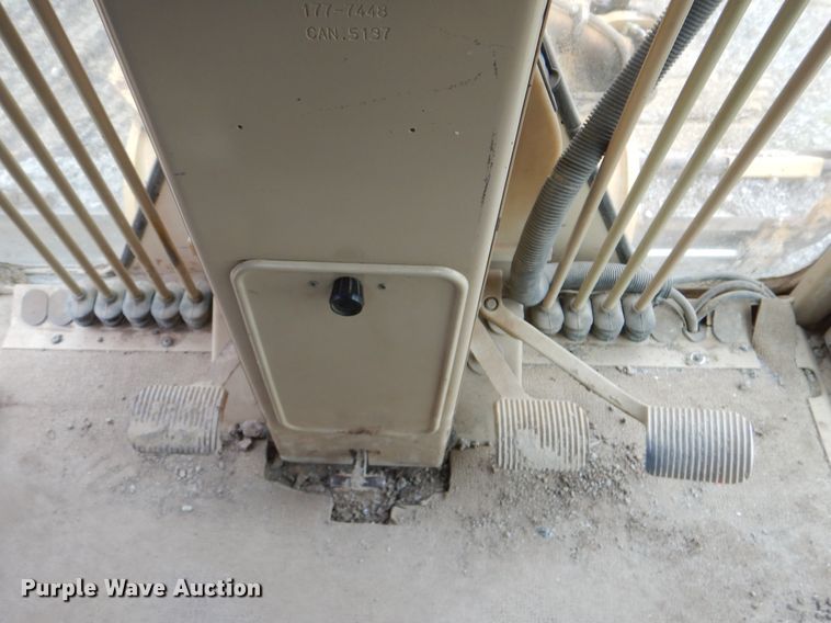 image for item DG8738 2005 Caterpillar 140H  motor grader