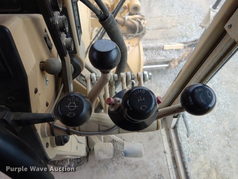 image for item DG8738 2005 Caterpillar 140H  motor grader